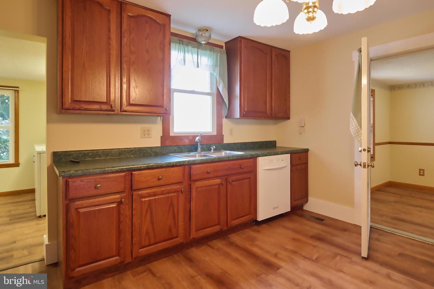 153 Cooper Street photo 8