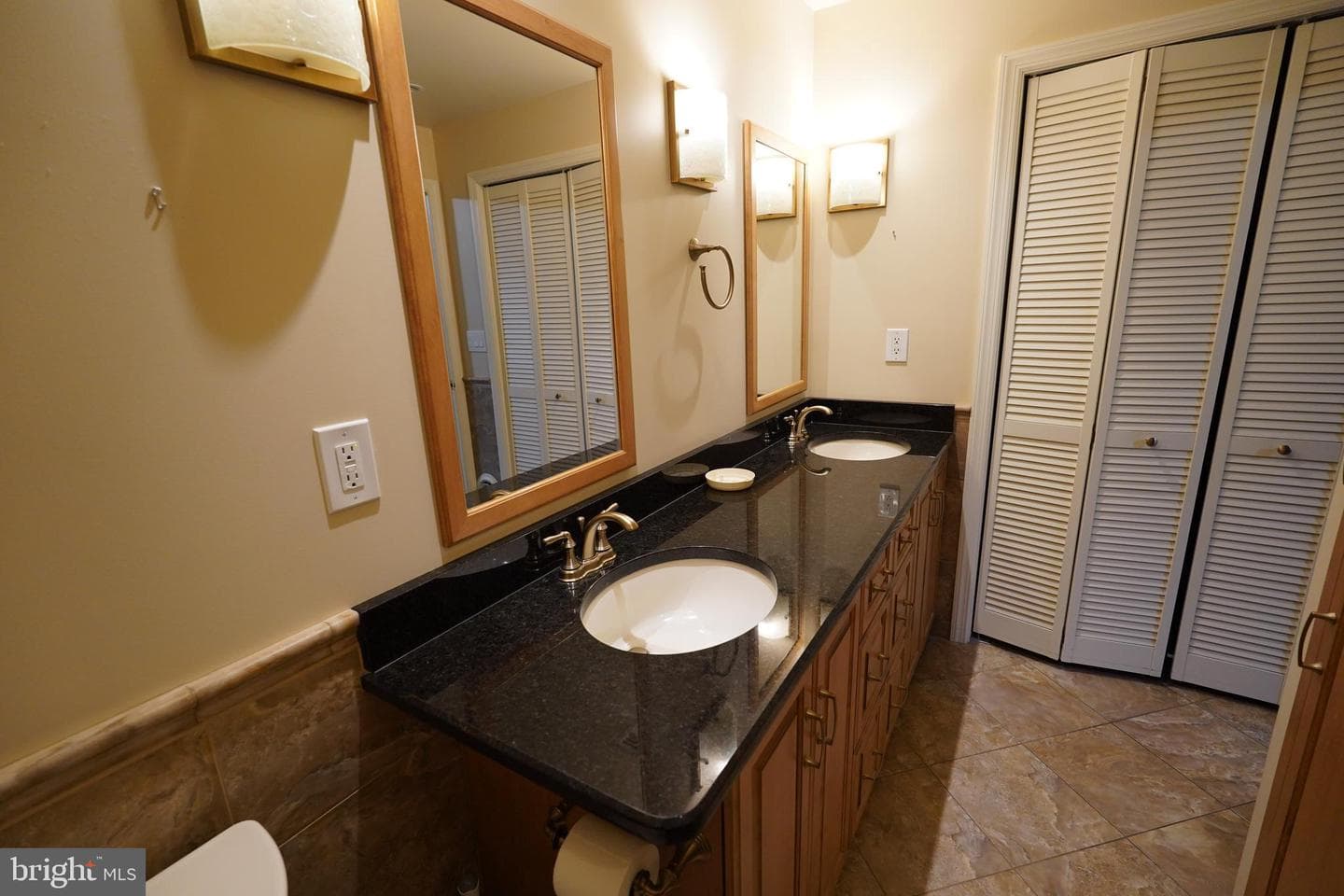 212 Seneca Circle photo 14