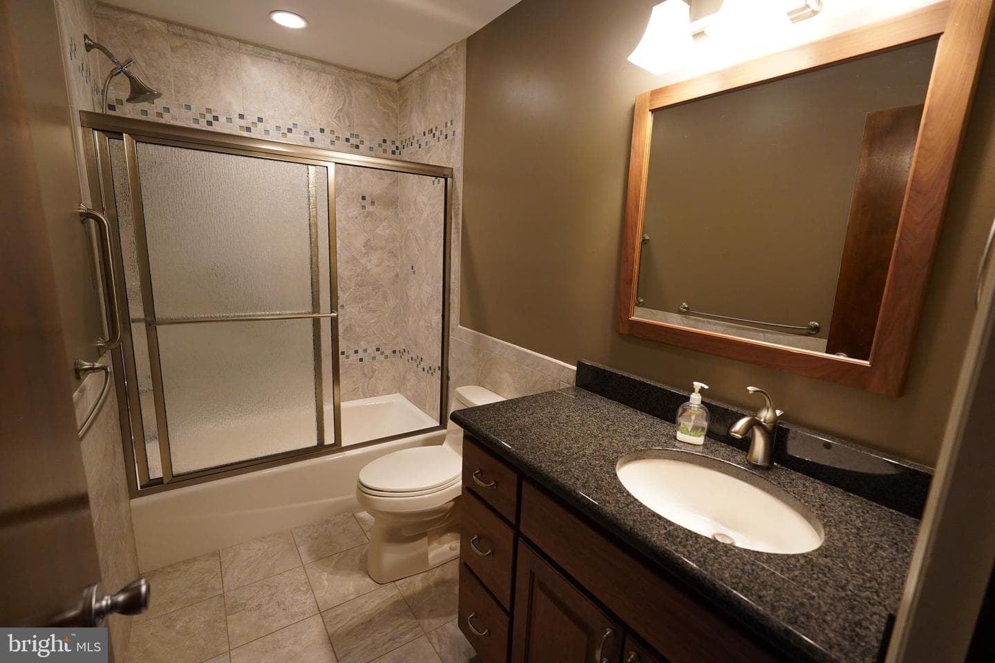 212 Seneca Circle photo 15