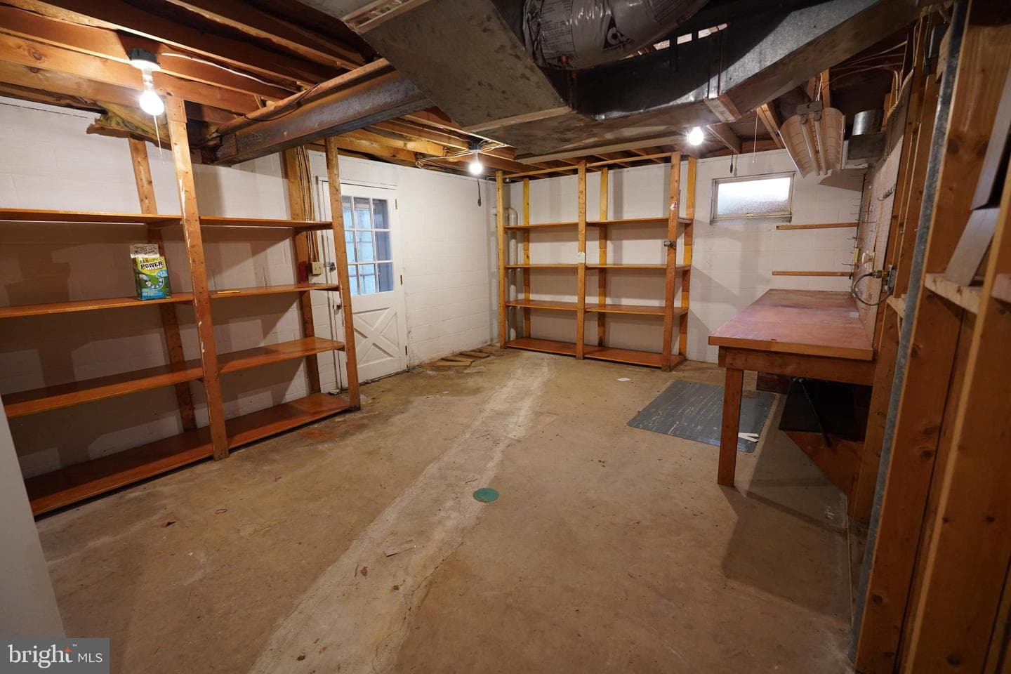 212 Seneca Circle photo 24