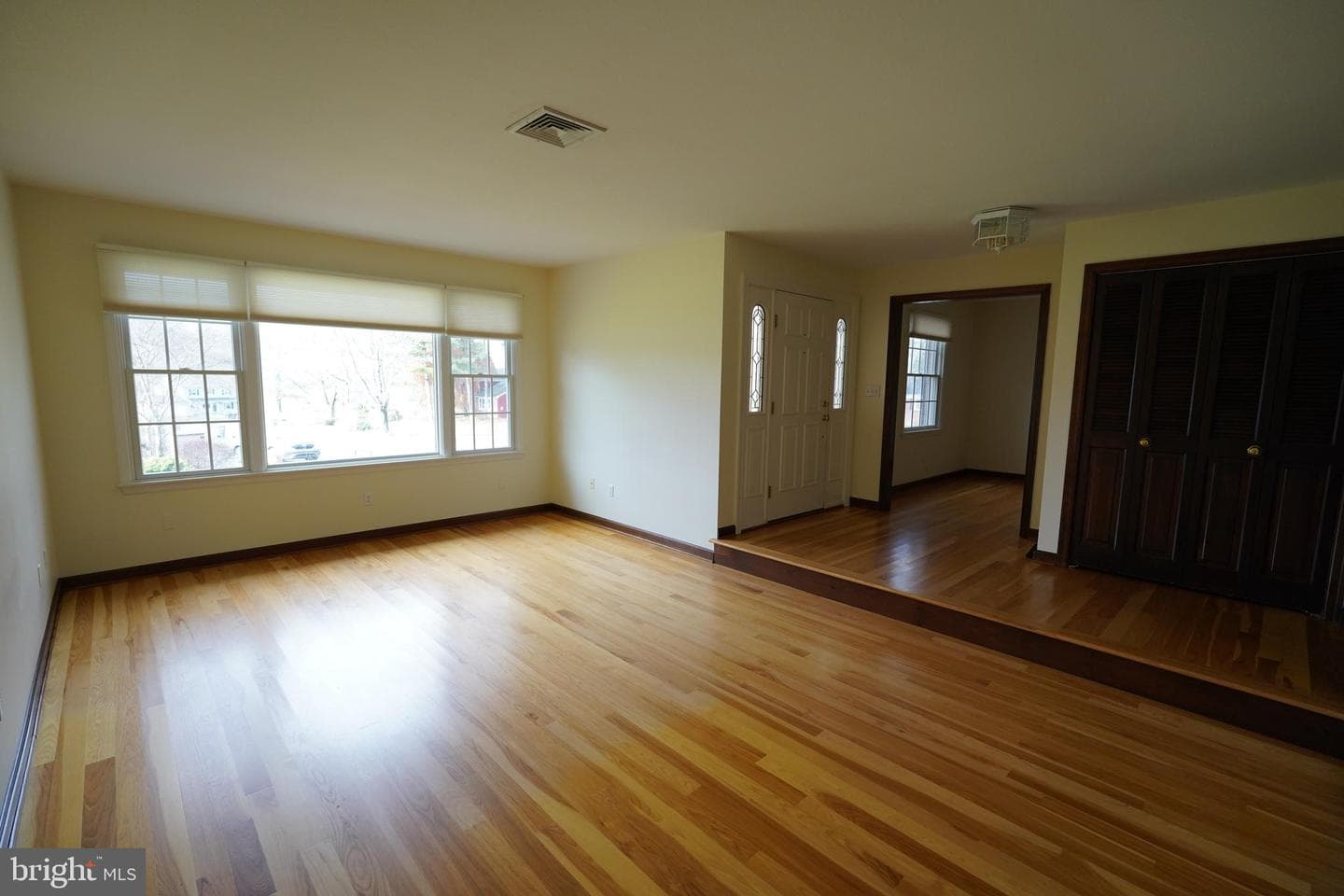 212 Seneca Circle photo 3