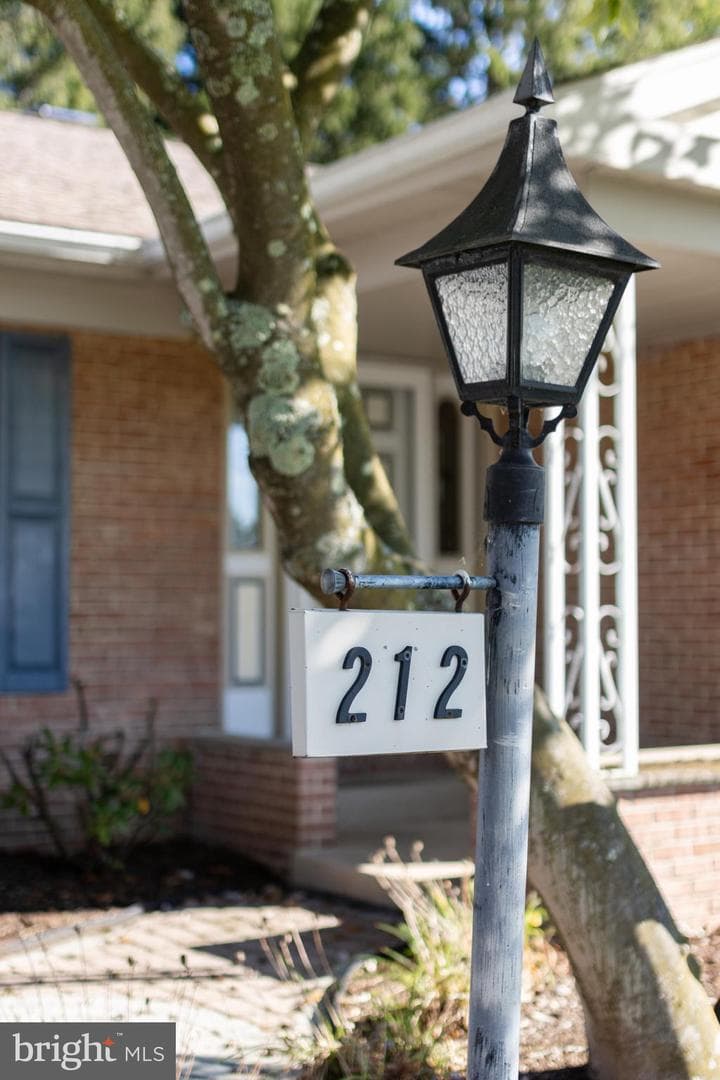 212 Seneca Circle photo 31