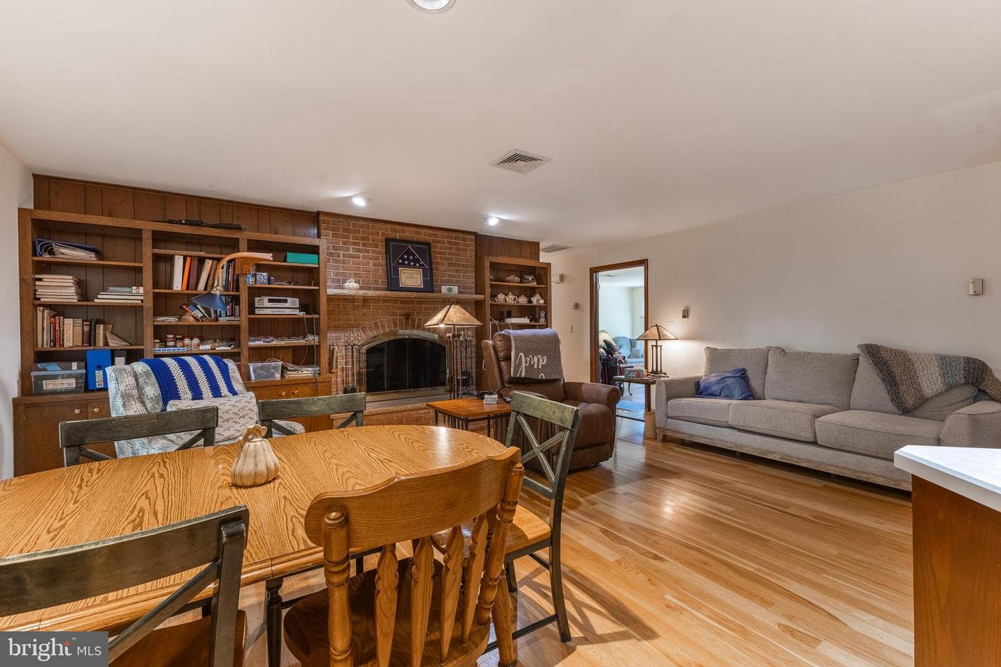 212 Seneca Circle photo 35