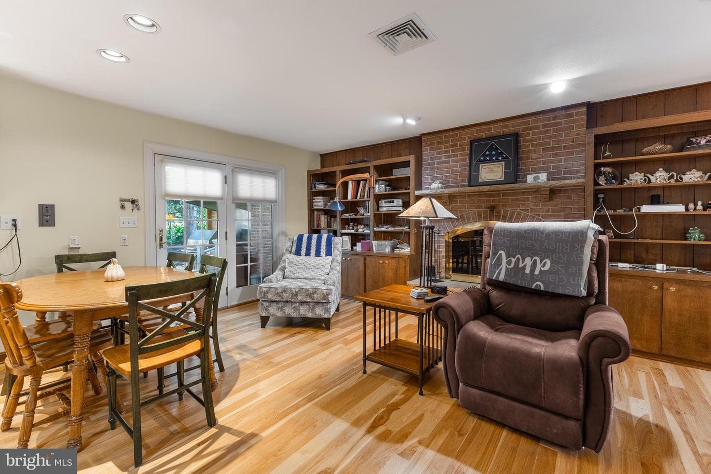 212 Seneca Circle photo 37