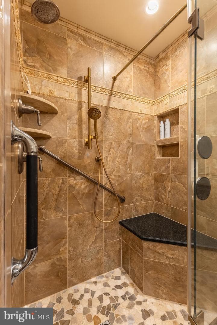 212 Seneca Circle photo 49