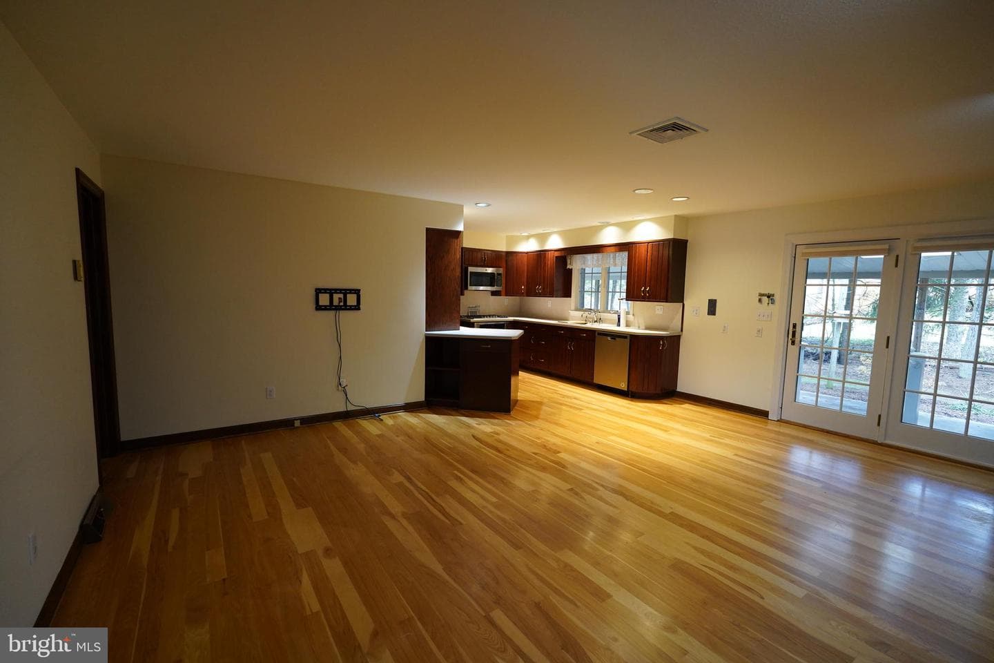 212 Seneca Circle photo 6