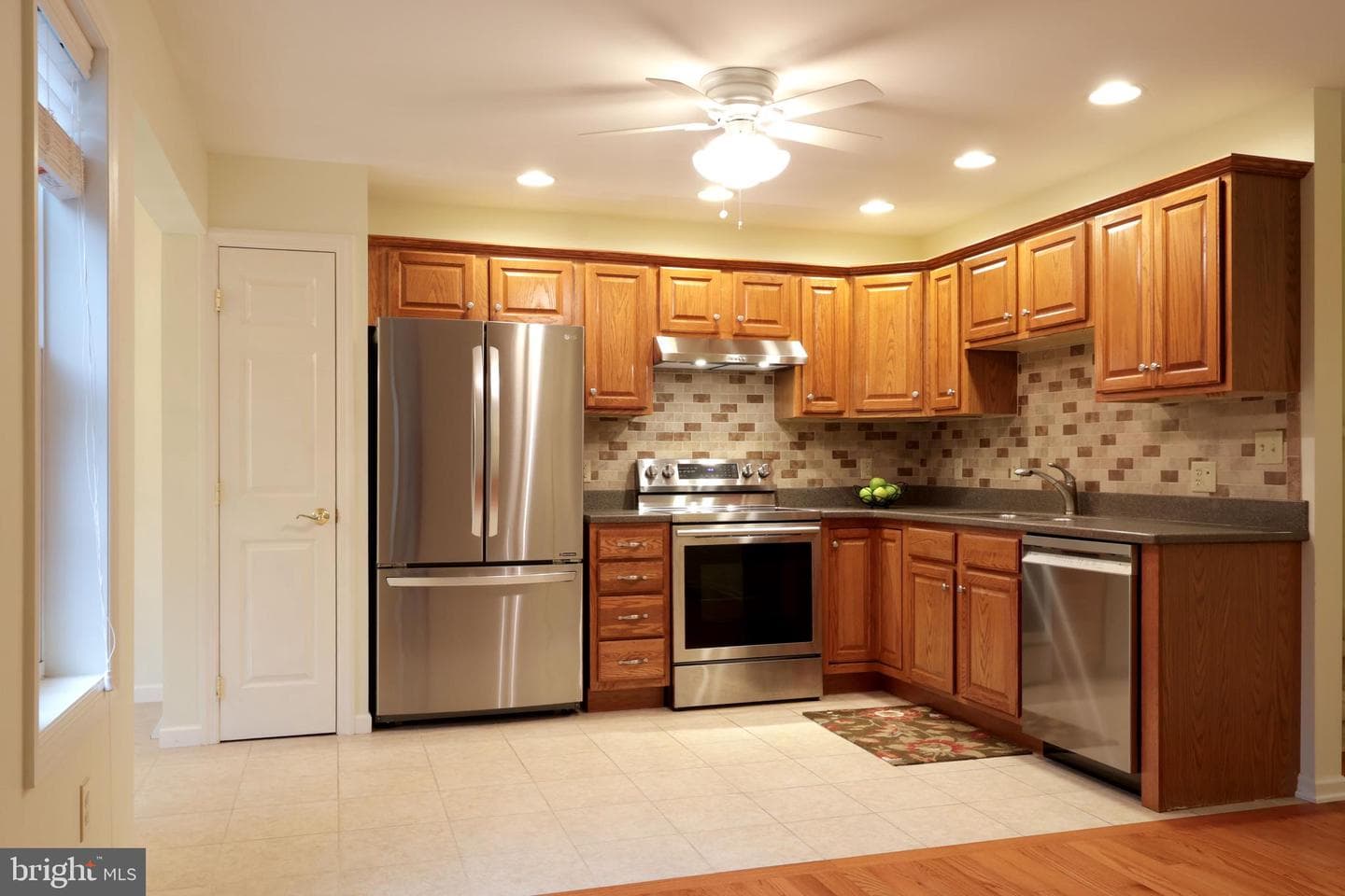 133 Lincoln Avenue photo 12