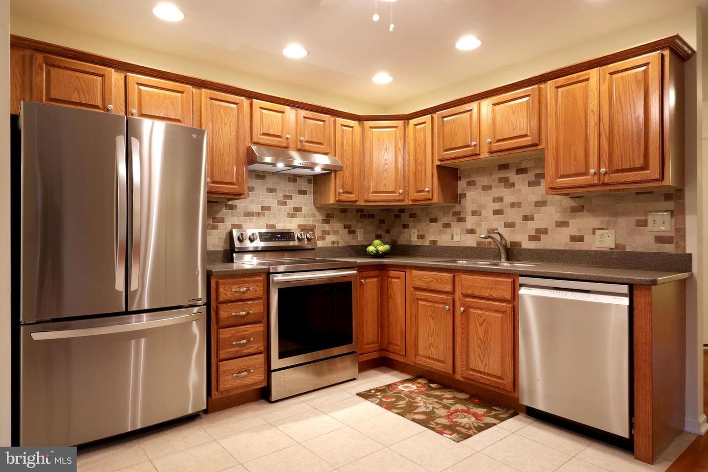 133 Lincoln Avenue photo 13