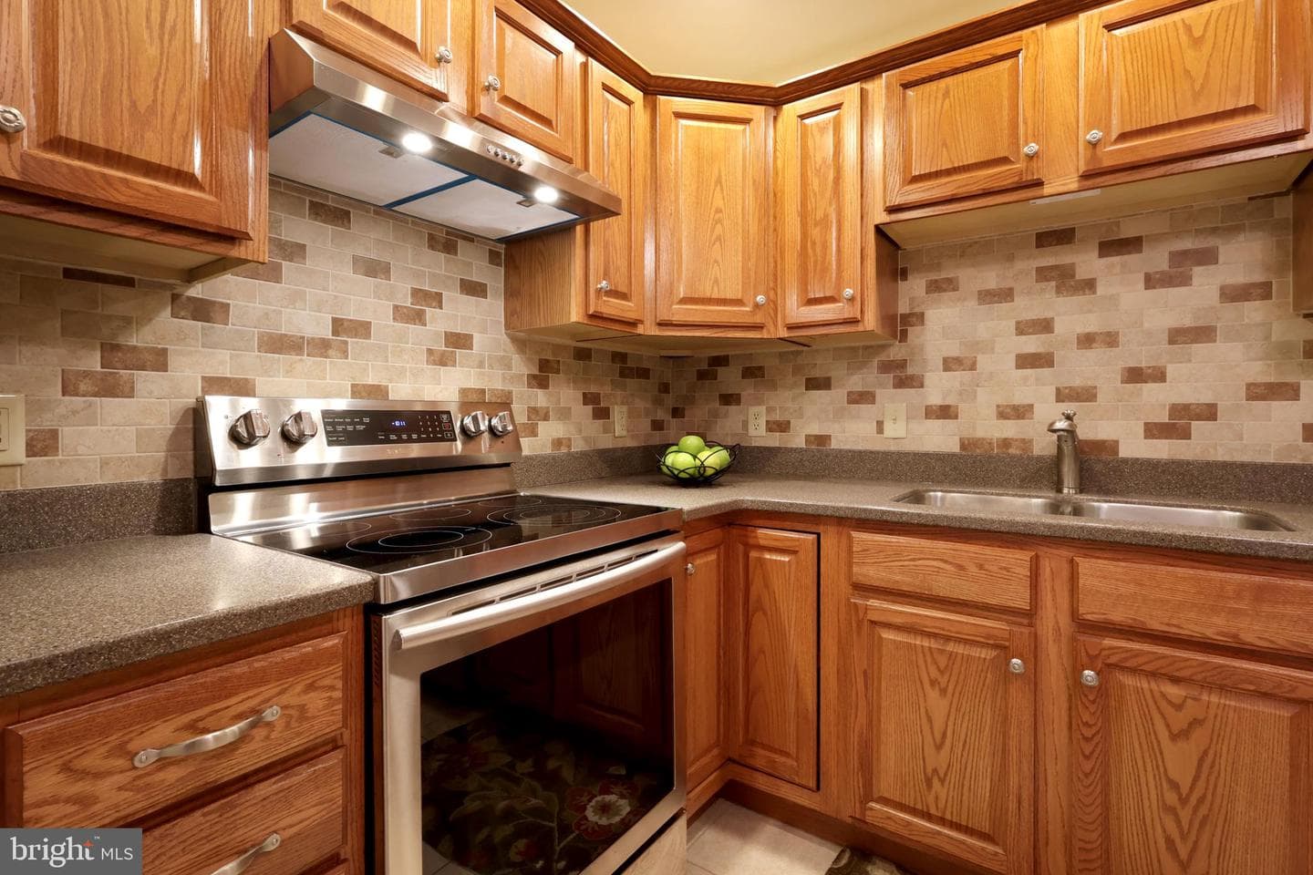 133 Lincoln Avenue photo 16