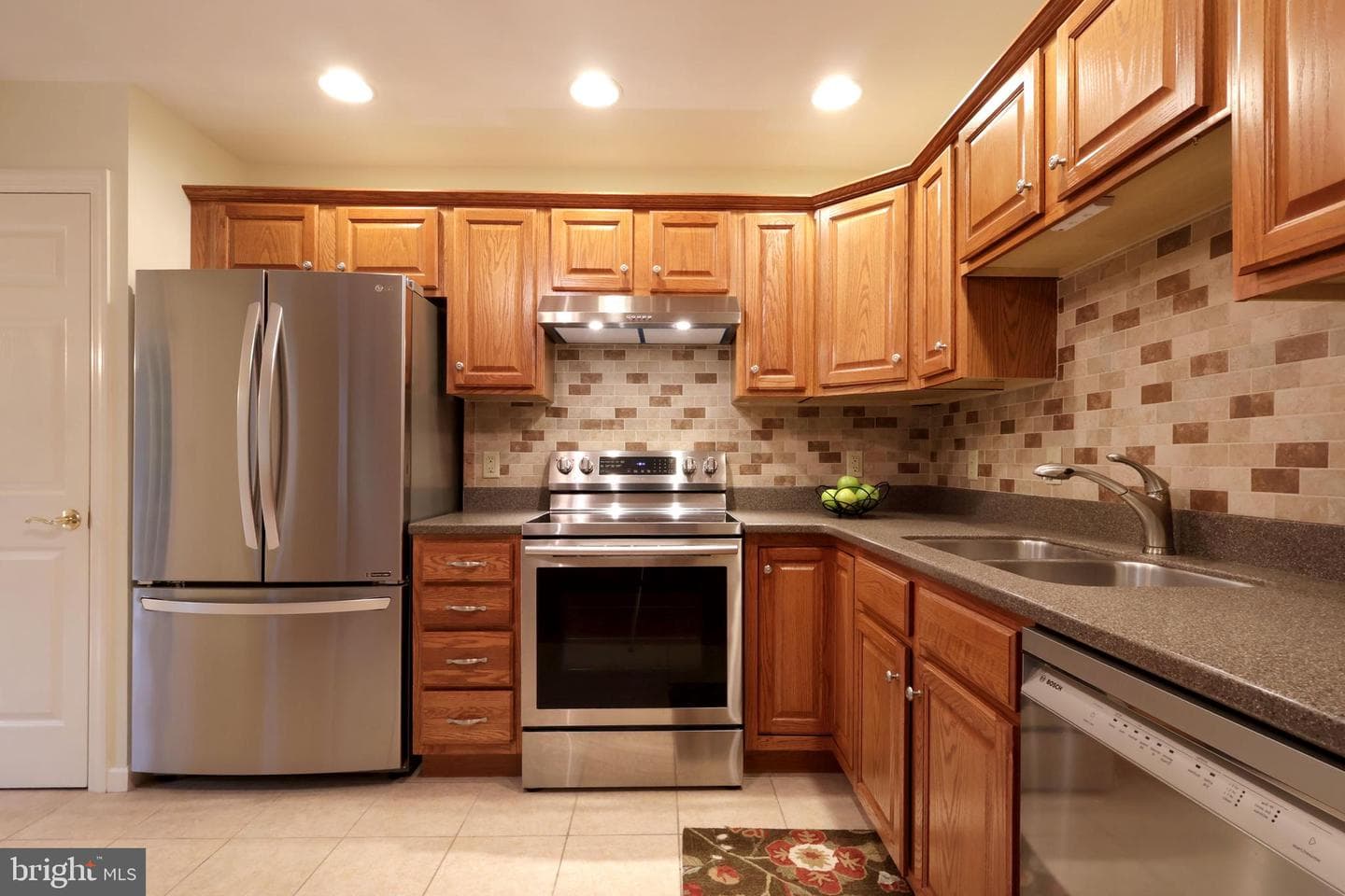 133 Lincoln Avenue photo 18