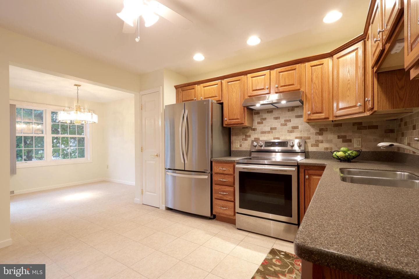 133 Lincoln Avenue photo 19