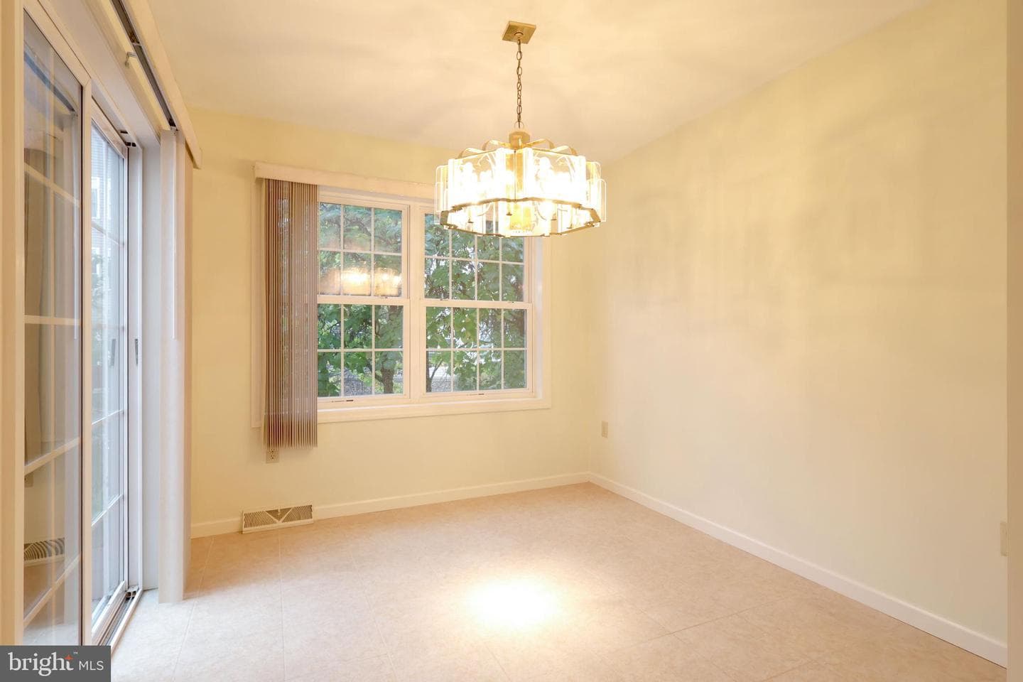 133 Lincoln Avenue photo 20