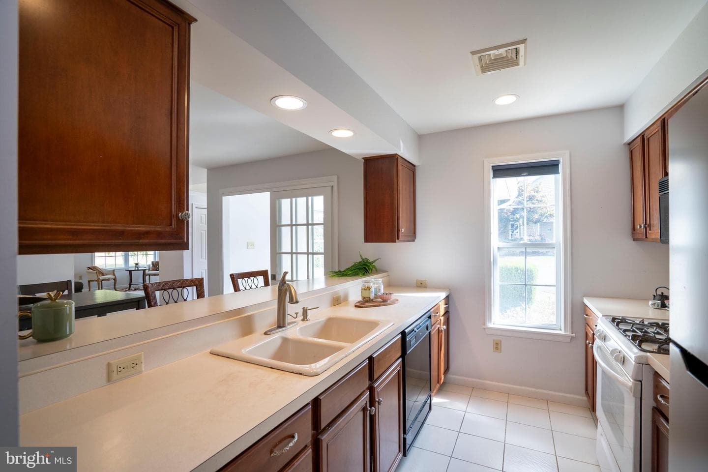 106 Wellington Drive photo 17