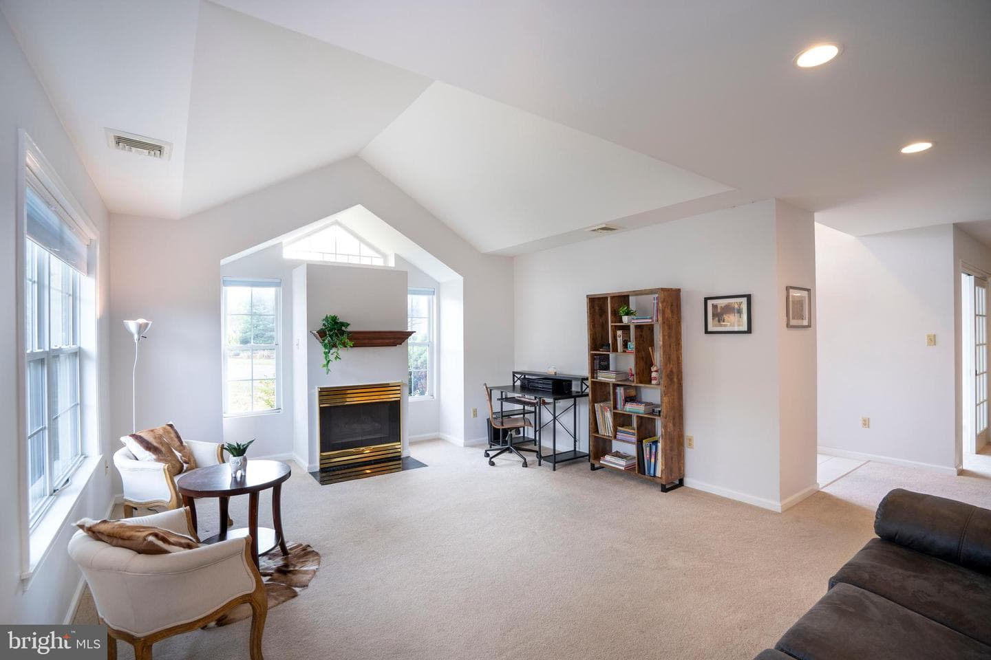 106 Wellington Drive photo 25