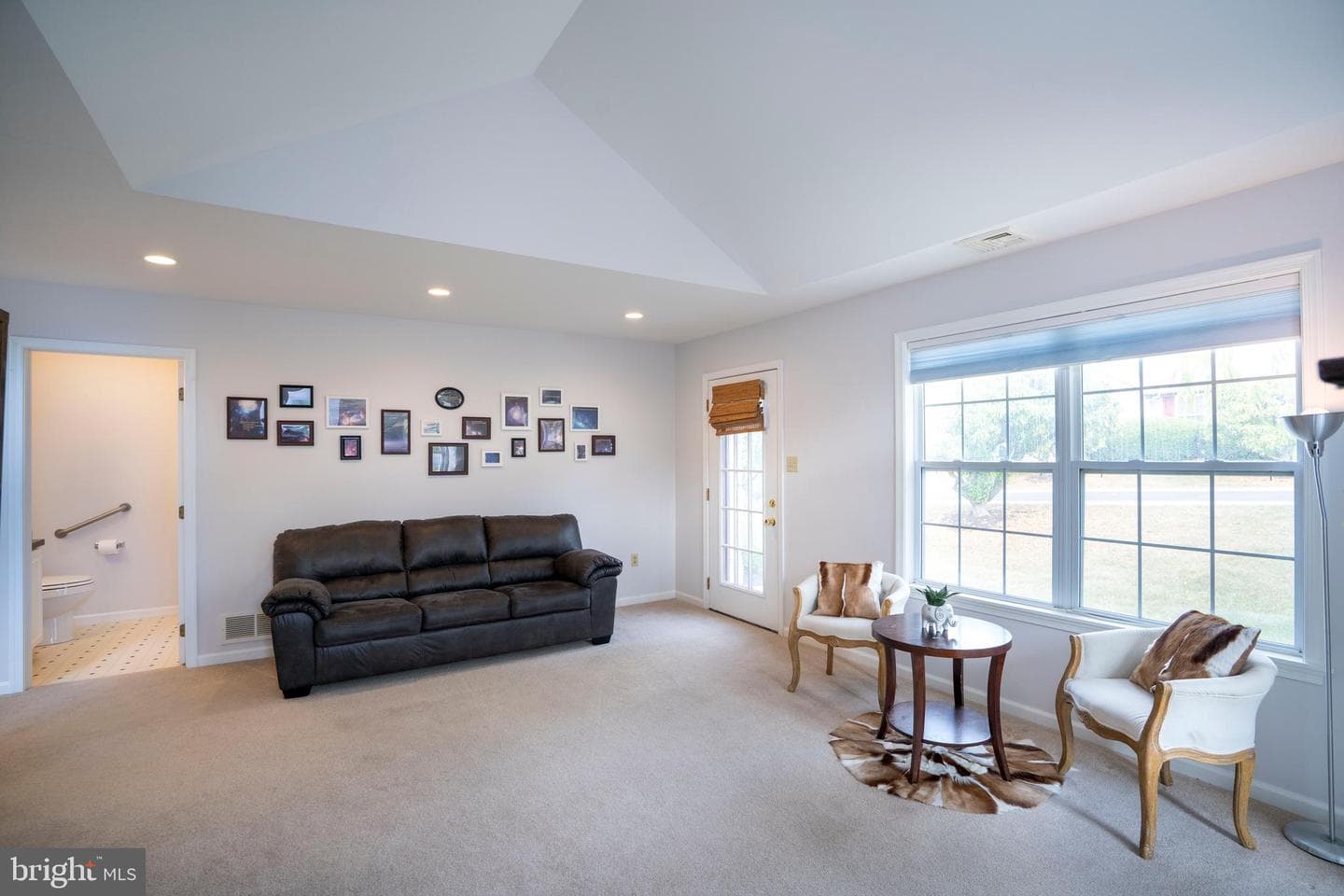 106 Wellington Drive photo 27