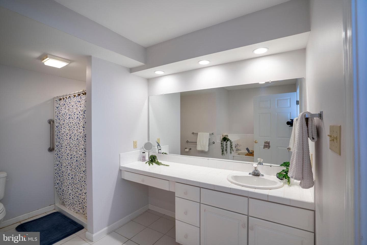 106 Wellington Drive photo 37