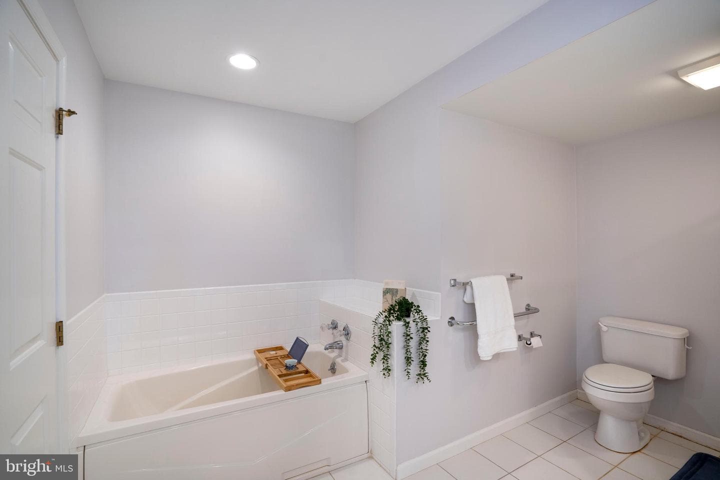106 Wellington Drive photo 38