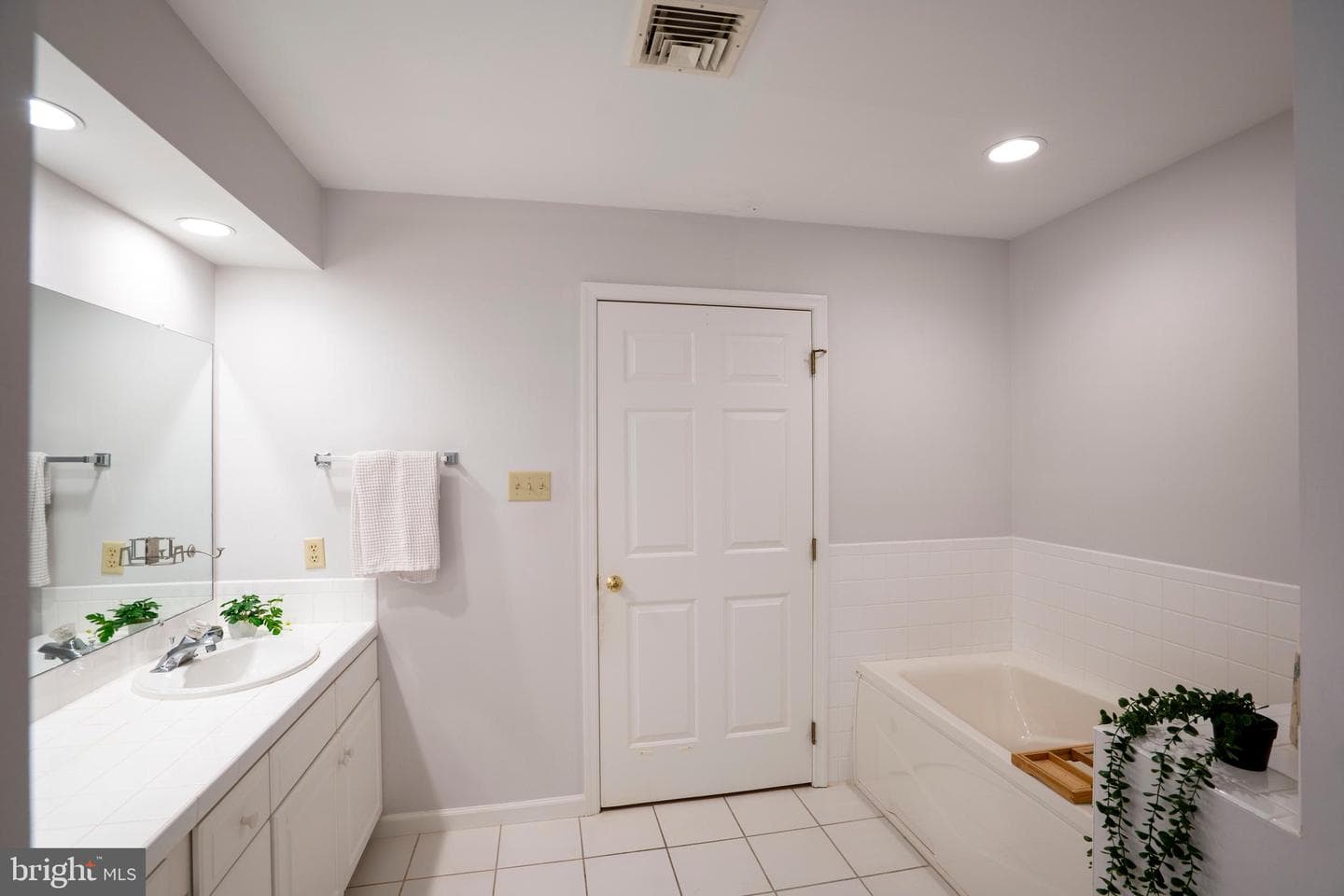 106 Wellington Drive photo 39