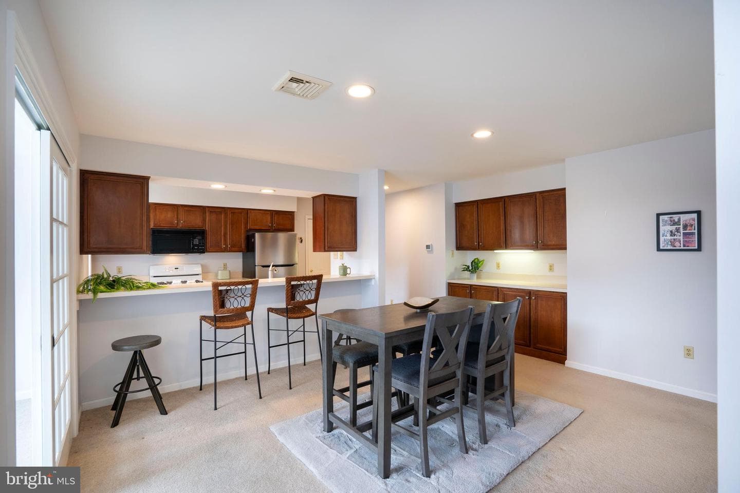 106 Wellington Drive photo 6