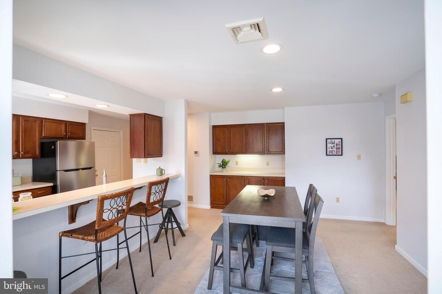 106 Wellington Drive photo 7