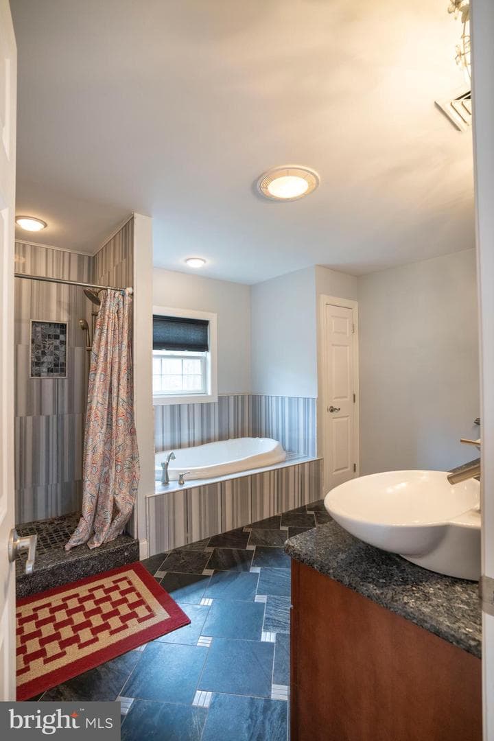120 Meadowview Drive photo 35