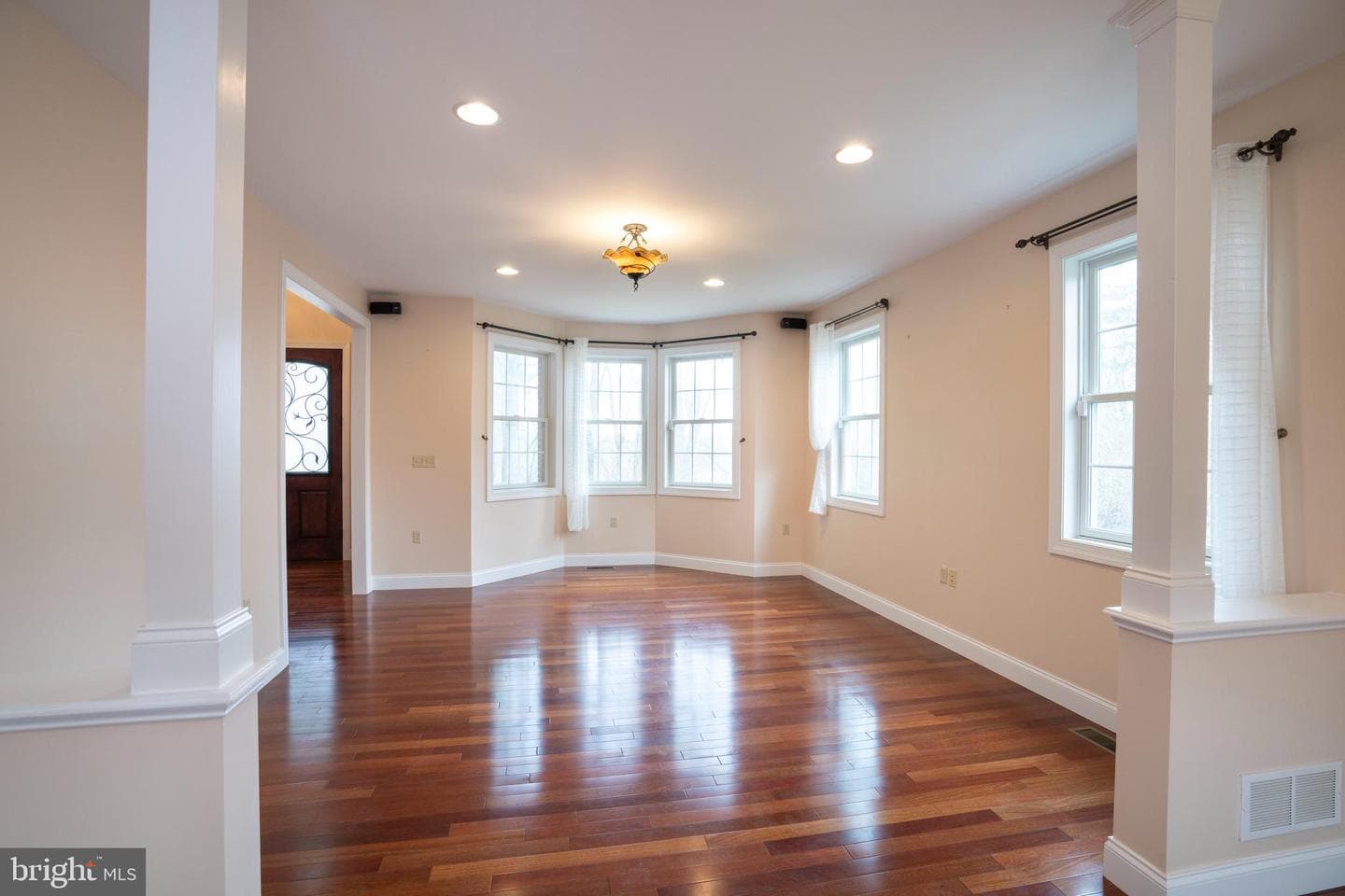 120 Meadowview Drive photo 9
