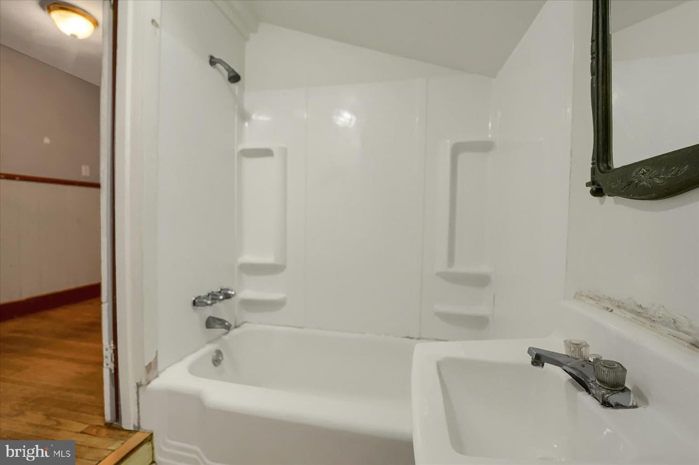 237 E Bishop Street photo 10