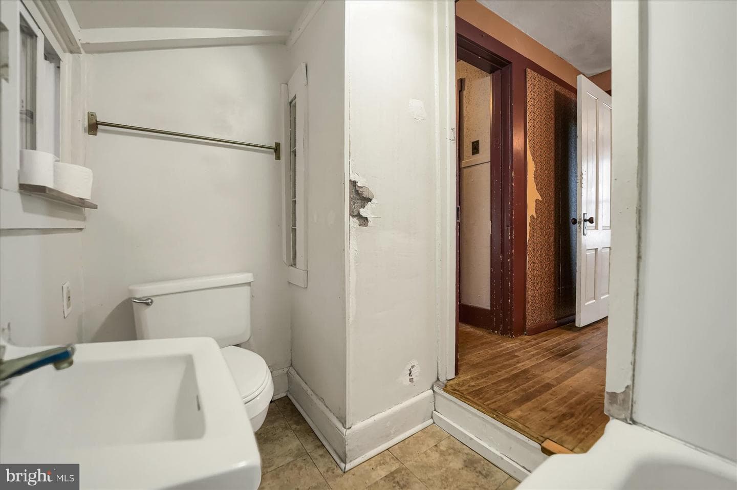 237 E Bishop Street photo 11