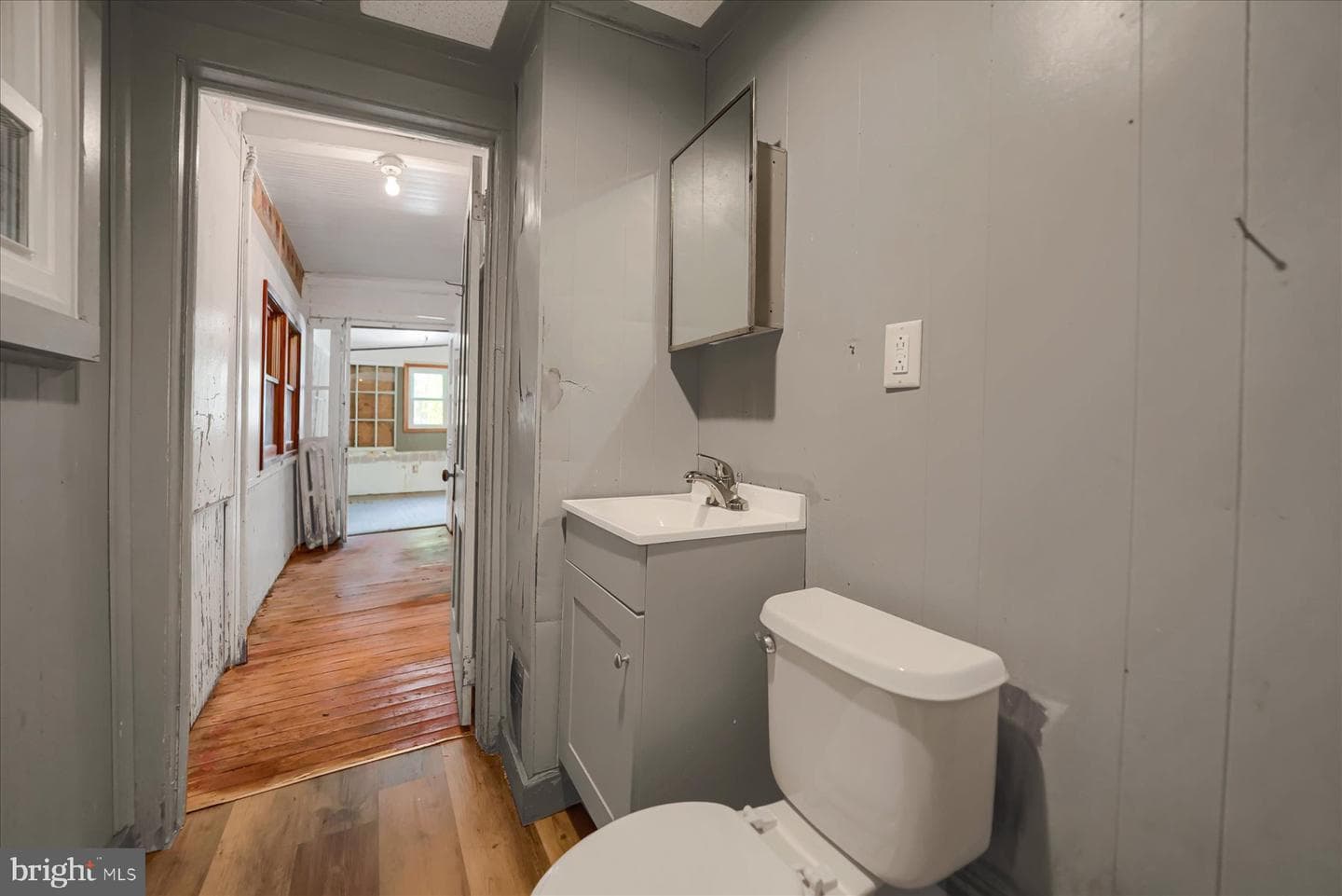 237 E Bishop Street photo 28
