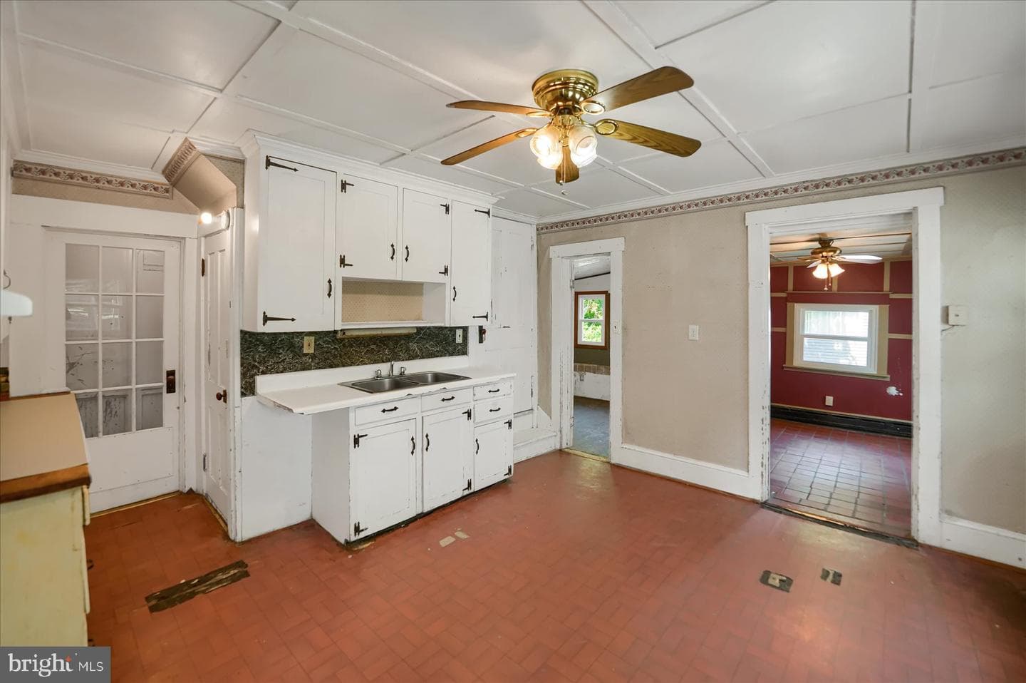 237 E Bishop Street photo 29