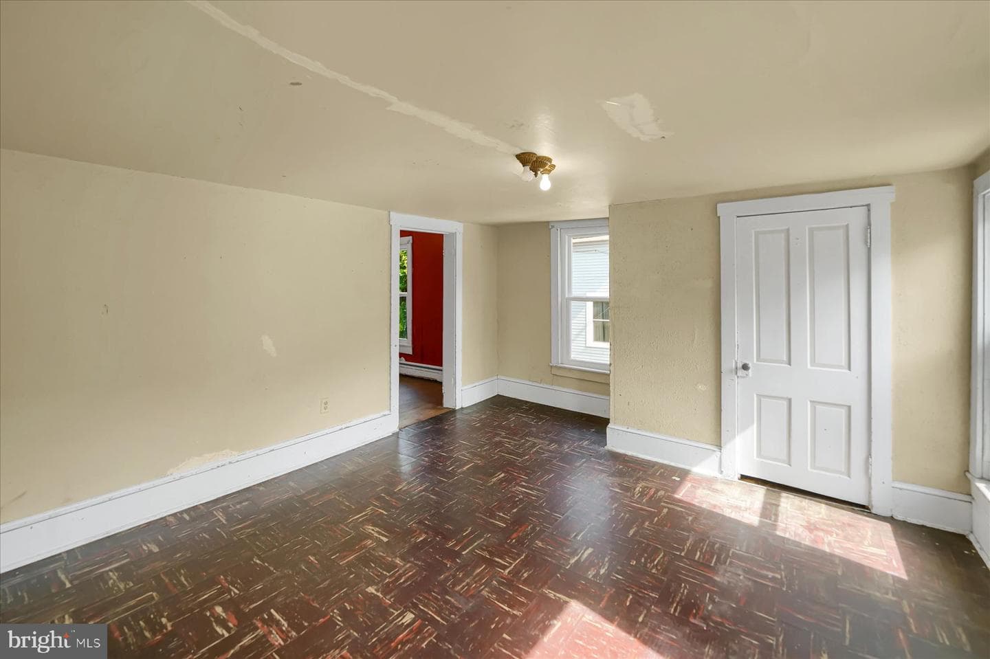 237 E Bishop Street photo 3