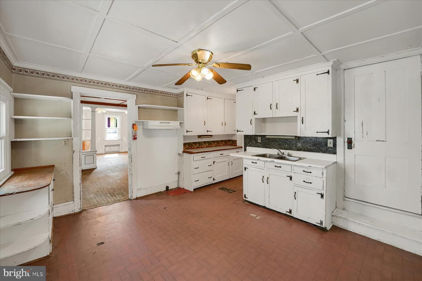 237 E Bishop Street photo 30