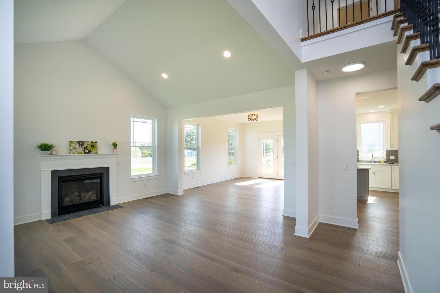 178 Apple View Drive photo 3