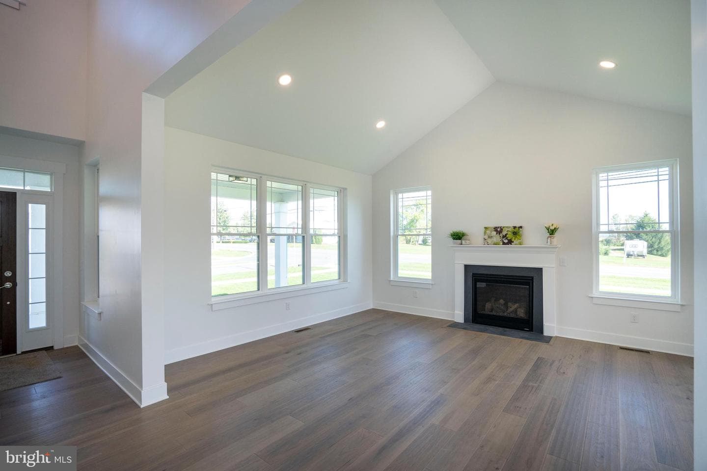 178 Apple View Drive photo 8