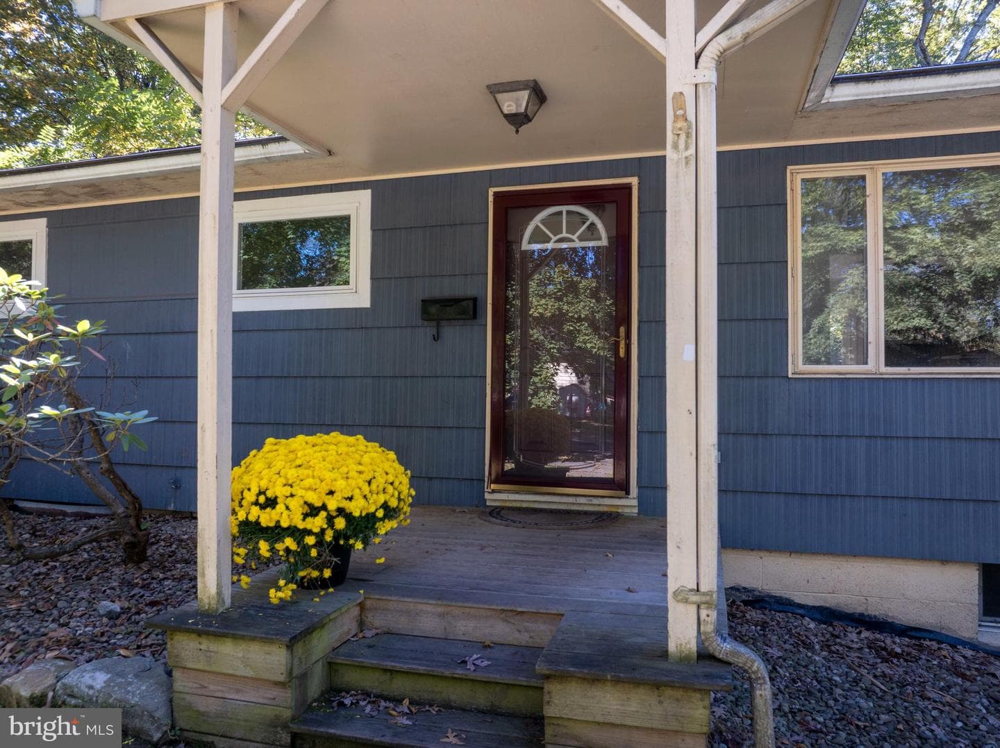 936 Taylor Street photo 2