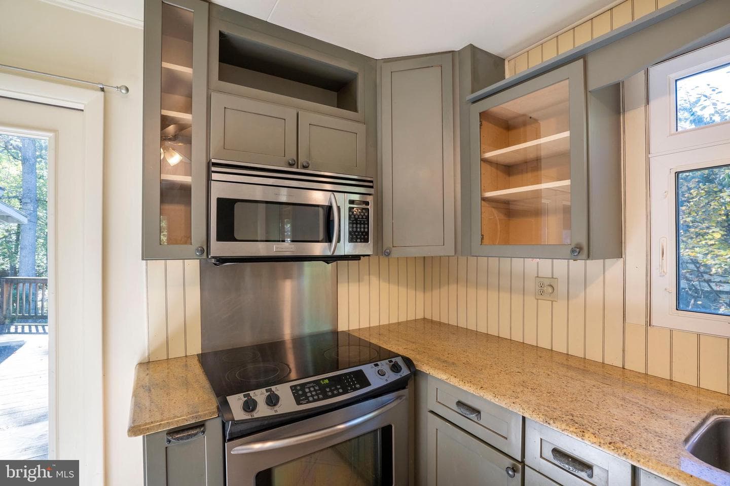 936 Taylor Street photo 20