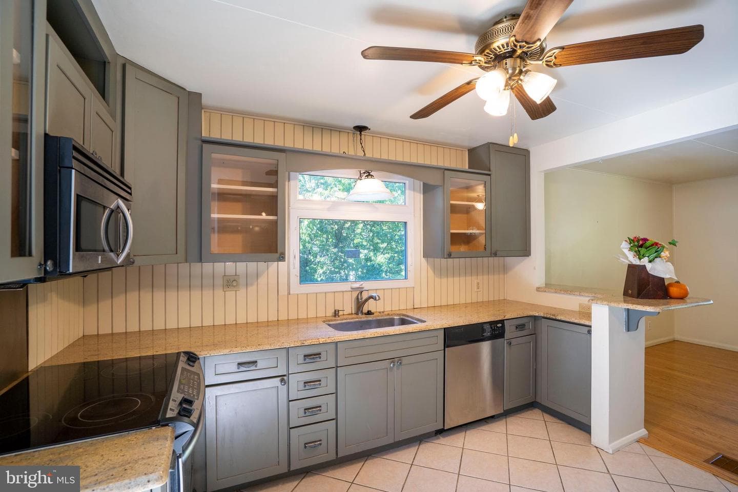 936 Taylor Street photo 21