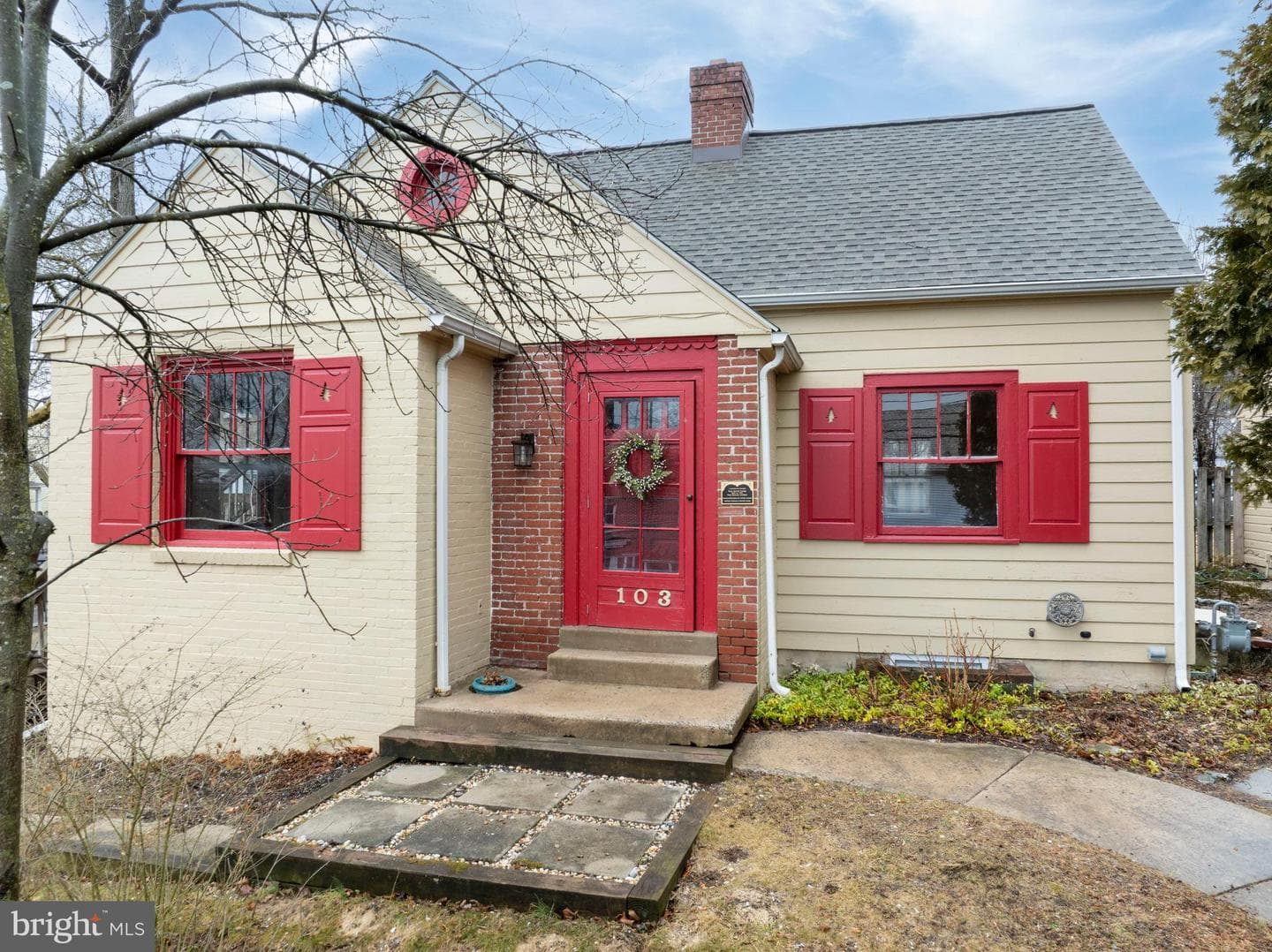 103 E Hamilton Avenue
