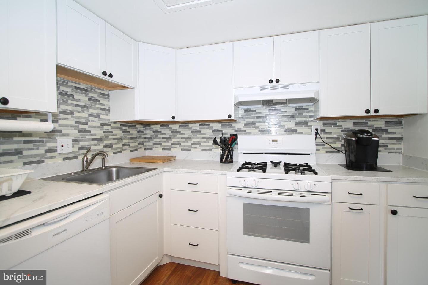 1111c W Aaron Drive photo 10