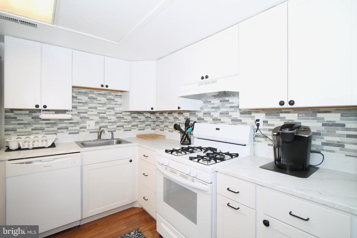 1111c W Aaron Drive photo 9