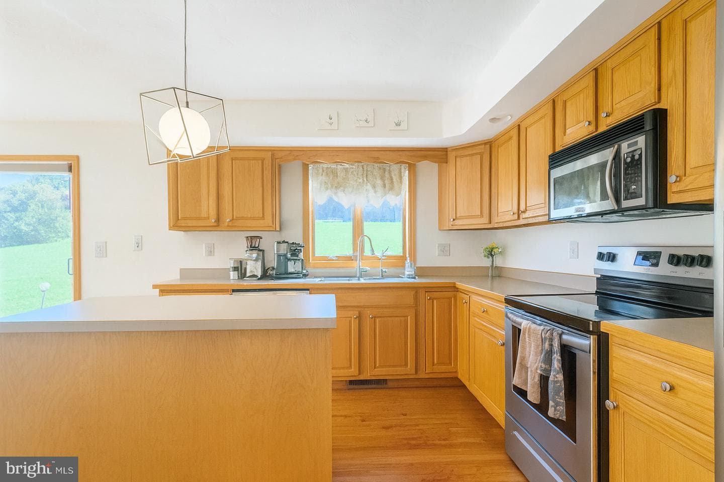213 1st Avenue photo 14