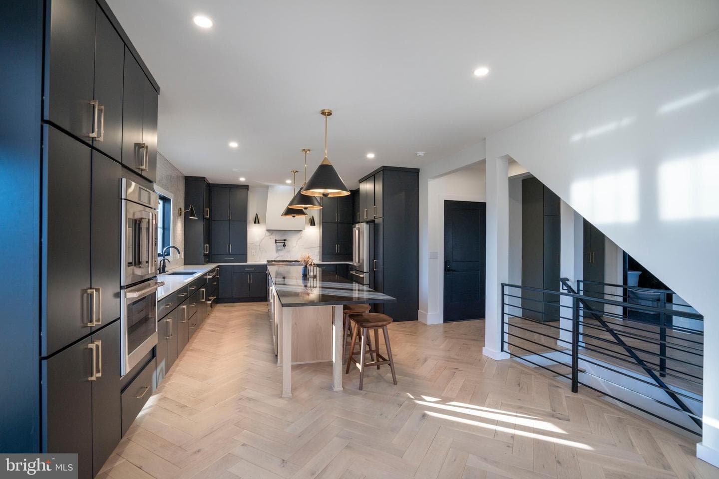 270 Claremont Avenue photo 3