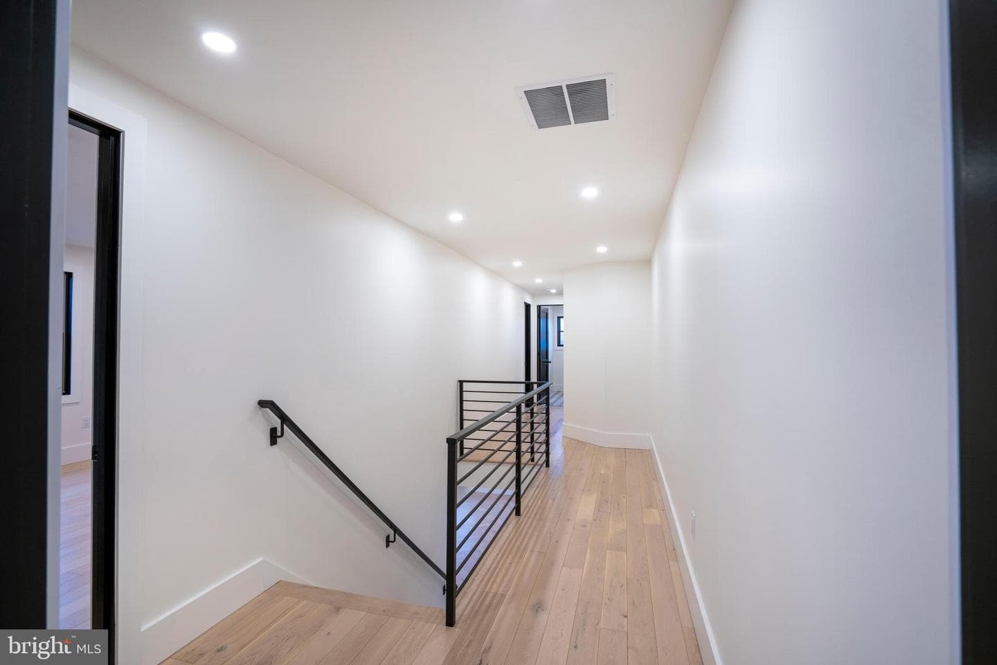 270 Claremont Avenue photo 42