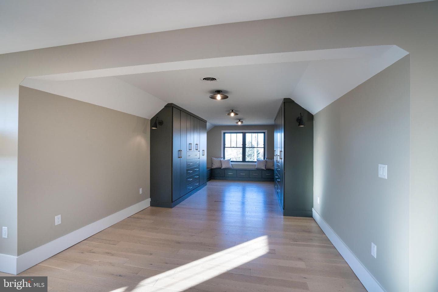 270 Claremont Avenue photo 49