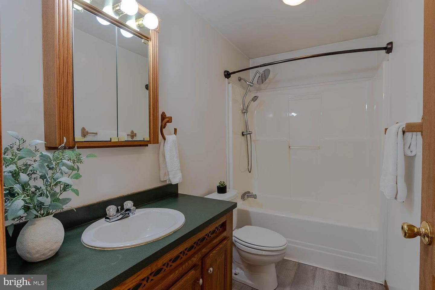 393 W Aaron Square photo 14