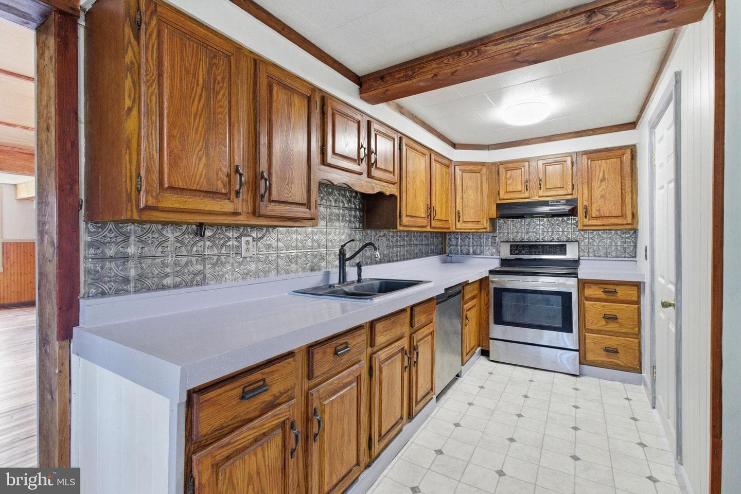 334 Hemlock Street photo 9