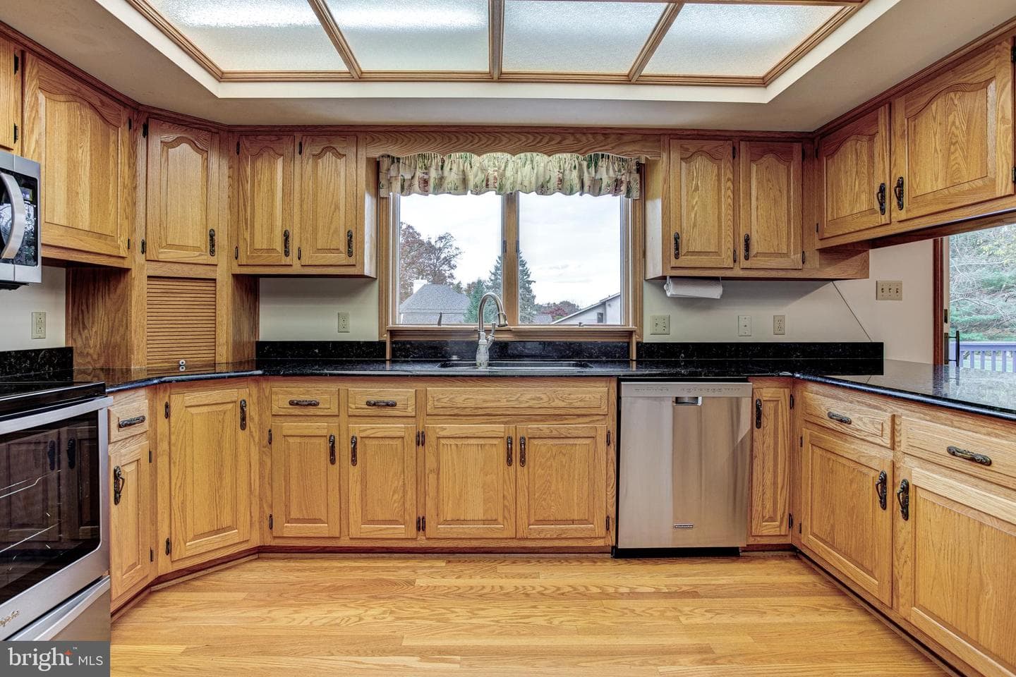 1765 Cambridge Drive photo 14