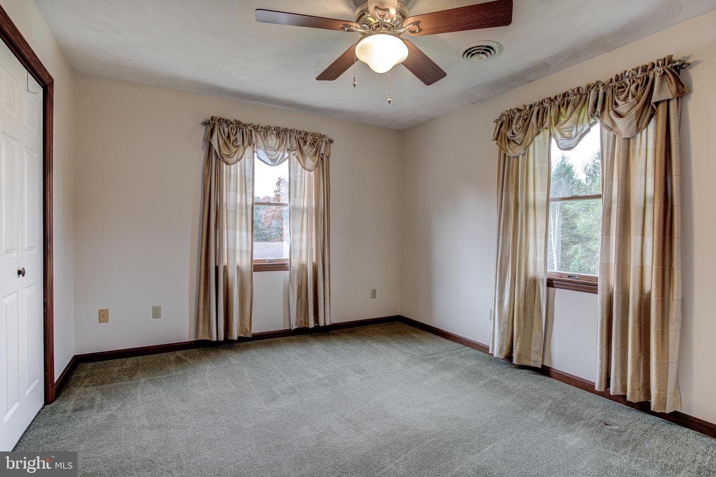 1765 Cambridge Drive photo 27