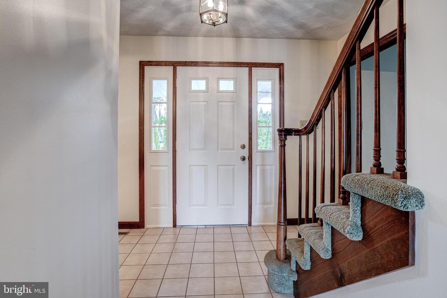 1765 Cambridge Drive photo 4
