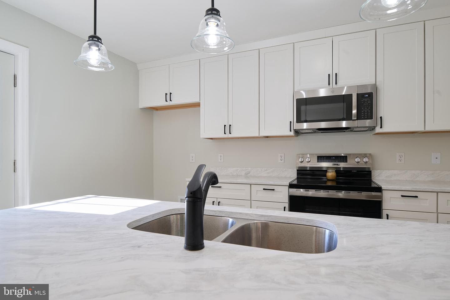 3182 Carnegie Drive photo 18